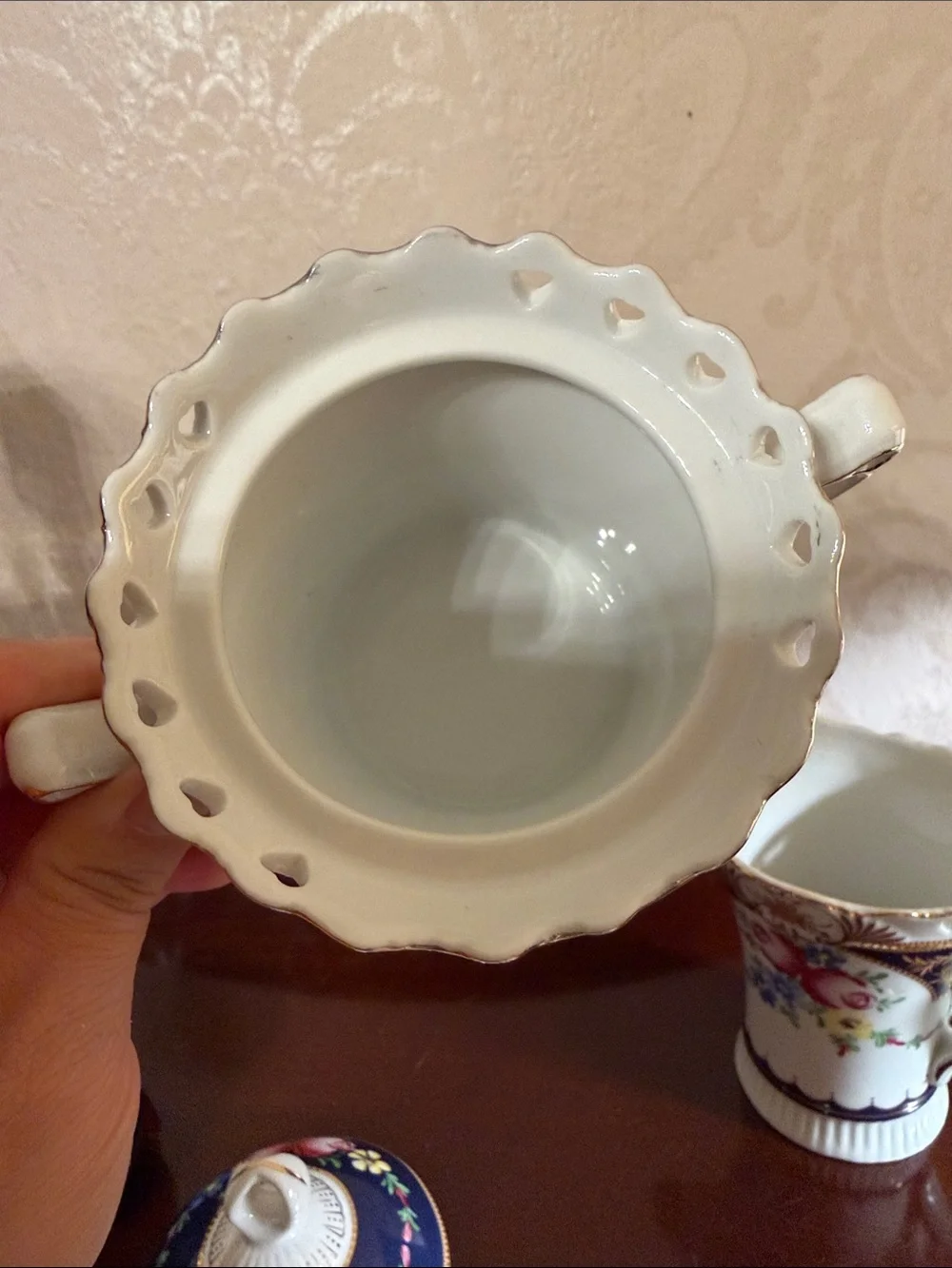 N/A elegant porcelain